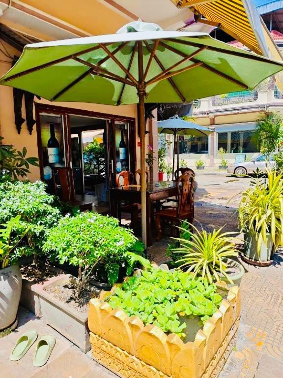 U Dara inn Siem Reap Bagian luar foto
